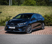 Kia ProCeed 1.5 T-GDi 7DCT GT-Line Premium, JBL, Kamera, Navi, 1.majiteľ, nelakované