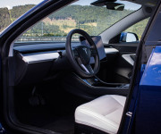 Tesla Model 3 Long Range 4x4 Premium Sound, Biely interiér, odpočet DPH