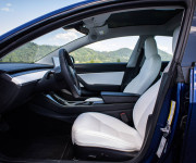 Tesla Model 3 Long Range 4x4 Premium Sound, Biely interiér, odpočet DPH