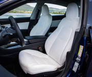 Tesla Model 3 Long Range 4x4 Premium Sound, Biely interiér, odpočet DPH