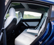 Tesla Model 3 Long Range 4x4 Premium Sound, Biely interiér, odpočet DPH