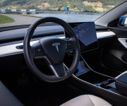 Tesla Model 3 Long Range 4x4 Premium Sound, Biely interiér, odpočet DPH
