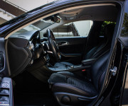 Mercedes-Benz CLA Kupé 180 AMG Line, Slovenské, Night package, Keylles, Apple car play, Kamera