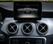 Mercedes-Benz CLA Kupé 180 AMG Line, Slovenské, Night package, Keylles, Apple car play, Kamera