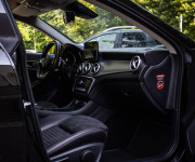 Mercedes-Benz CLA Kupé 180 AMG Line, Slovenské, Night package, Keylles, Apple car play, Kamera
