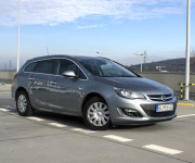 Opel Astra Sport Tourer ST 1.4 Turbo 140k Cosmo