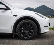 Tesla Model Y Long Range, ťažné, R20, nelakované, odpočet DPH