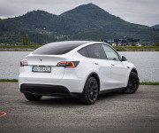 Tesla Model Y Long Range, ťažné, R20, nelakované, odpočet DPH