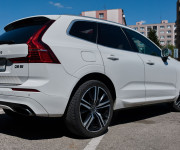Volvo XC60 D5 R-Design AWD A/T8 173kW 235HP Strešné okno Top výbava modelový rok 2018