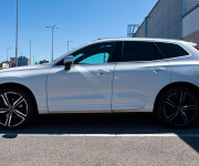 Volvo XC60 D5 R-Design AWD A/T8 173kW 235HP Strešné okno Top výbava modelový rok 2018
