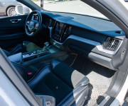 Volvo XC60 D5 R-Design AWD A/T8 173kW 235HP Strešné okno Top výbava modelový rok 2018