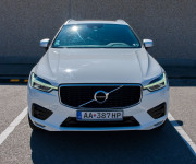 Volvo XC60 D5 R-Design AWD A/T8 173kW 235HP Strešné okno Top výbava modelový rok 2018