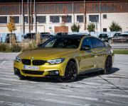 BMW Rad 4 Gran Coupé M440i xDrive M Performance, M výfuk, HUD, Harman Kardon, Austin Yellow, TO
