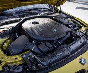BMW Rad 4 Gran Coupé M440i xDrive M Performance, M výfuk, HUD, Harman Kardon, Austin Yellow, TO