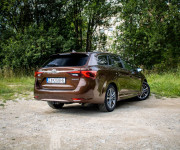 Toyota Avensis Combi 2.0 D-4D S&S Active