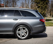 Mercedes-Benz E trieda All-Terrain 220d 4matic Airmatic 9G-Tronic, Multibeam, HUD, Ťažné, MB c