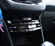 Peugeot 208 1,2 benzín, 60kw, MT5, 5dv., Style