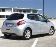 Peugeot 208 1,2 benzín, 60kw, MT5, 5dv., Style