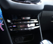 Peugeot 206 1,2 benzín, 60kw, MT5, 5dv., Style