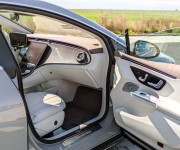Mercedes-Benz EQE 300