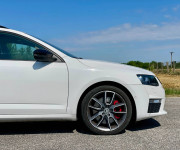 Škoda Octavia Combi 2.0 TDI DPF RS DSG