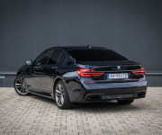 BMW Rad 7 740d xDrive Msport, HUD, Masáž, Softclose, Shadowline, Display Key, DPH