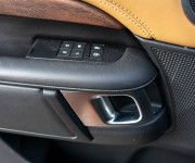 Land Rover Discovery 3.0 I6 D250 MHEV HSE AWD A/T 5+2