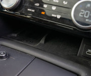 Land Rover Discovery 3.0 I6 D250 MHEV HSE AWD A/T 5+2