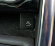 Land Rover Discovery 3.0 I6 D250 MHEV HSE AWD A/T 5+2