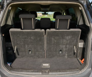 Volkswagen Touran 2.0 TDI SCR 150k 7miestne 6st. manuál Nelakované