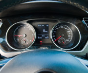 Volkswagen Touran 2.0 TDI SCR 150k 7miestne 6st. manuál Nelakované