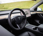 Tesla Model Y Long Range Ryzen, SOH 90%, Grok, Tepelné čerpadlo, Matrix LED, Dvojité sklá