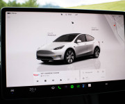Tesla Model Y Long Range Ryzen, SOH 90%, Grok, Tepelné čerpadlo, Matrix LED, Dvojité sklá