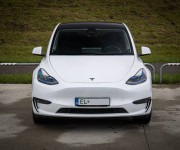 Tesla Model Y Long Range Ryzen, SOH 90%, Grok, Tepelné čerpadlo, Matrix LED, Dvojité sklá