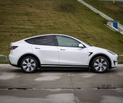 Tesla Model Y Long Range Ryzen, SOH 90%, Grok, Tepelné čerpadlo, Matrix LED, Dvojité sklá