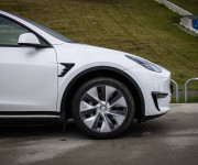 Tesla Model Y Long Range Ryzen, SOH 90%, Grok, Tepelné čerpadlo, Matrix LED, Dvojité sklá