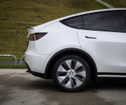 Tesla Model Y Long Range Ryzen, SOH 90%, Grok, Tepelné čerpadlo, Matrix LED, Dvojité sklá