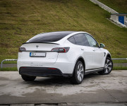 Tesla Model Y Long Range Ryzen, SOH 90%, Grok, Tepelné čerpadlo, Matrix LED, Dvojité sklá