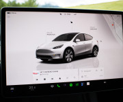 Tesla Model Y Long Range Ryzen, SOH 90%, Grok, Tepelné čerpadlo, Matrix LED, Dvojité sklá