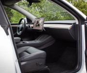 Tesla Model Y Long Range Ryzen, SOH 90%, Grok, Tepelné čerpadlo, Matrix LED, Dvojité sklá