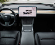 Tesla Model Y Long Range Ryzen, SOH 90%, Grok, Tepelné čerpadlo, Matrix LED, Dvojité sklá