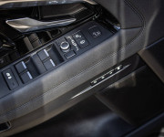 Land Rover Range Rover Evoque 2.0D D180 HSE, Nelakované, Pano, Meridian Sound, Virtual, TOP