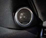 Land Rover Range Rover Evoque 2.0D D180 HSE, Nelakované, Pano, Meridian Sound, Virtual, TOP