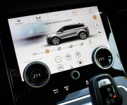 Land Rover Range Rover Evoque 2.0D D180 HSE, Nelakované, Pano, Meridian Sound, Virtual, TOP