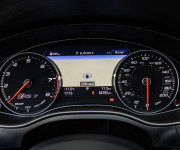 Audi RS7 Sportback 560k Carbon exteriér + brzdy, Strešné okno, Head Up Displej