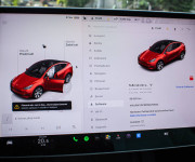 Tesla Model Y Long Range AWD, Biely interiér, Tepelné čerpadlo, Dvojité sklá, DPH