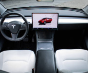 Tesla Model Y Long Range AWD, Biely interiér, Tepelné čerpadlo, Dvojité sklá, DPH