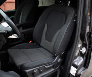 Mercedes-Benz V300d 4MATIC AMG Line, Black optik, Slovenské, Servis grátis, ťažné, Multibeam