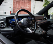 Mercedes-Benz V300d 4MATIC AMG Line, Black optik, Slovenské, Servis grátis, ťažné, Multibeam