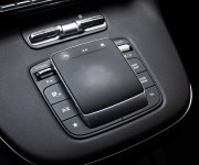Mercedes-Benz V300d 4MATIC AMG Line, Black optik, Slovenské, Servis grátis, ťažné, Multibeam